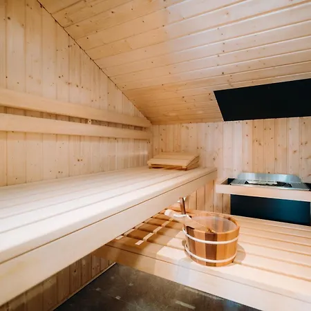 Navigare فندق 4*